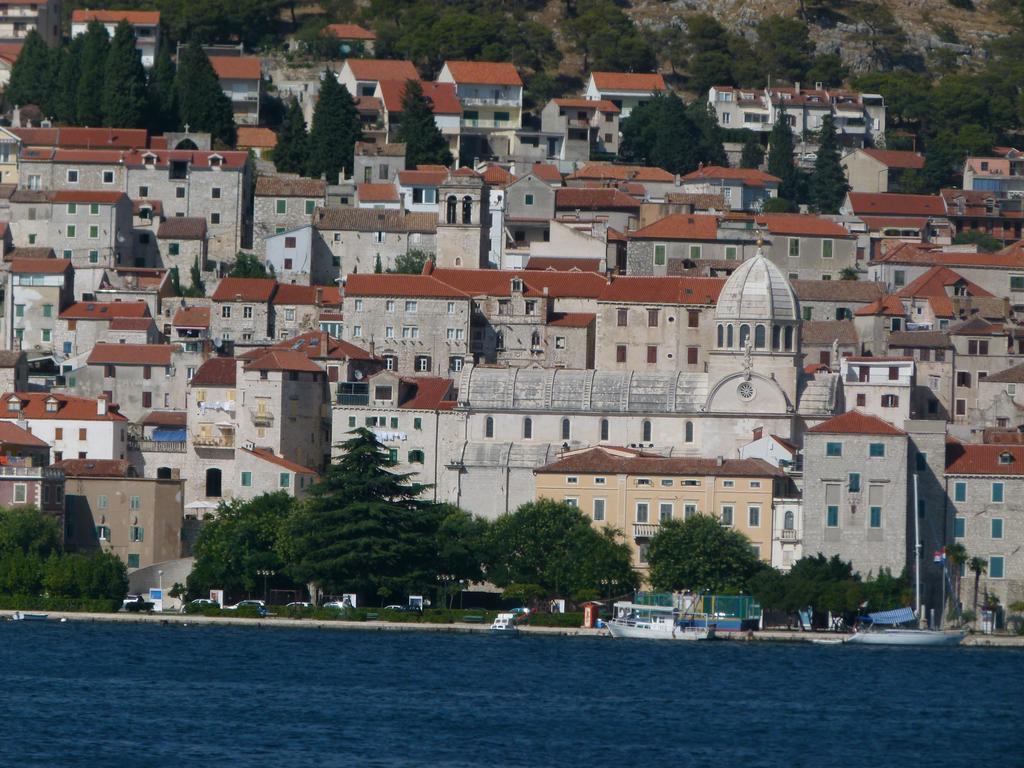 Apartment Bila Šibenik Exterior foto